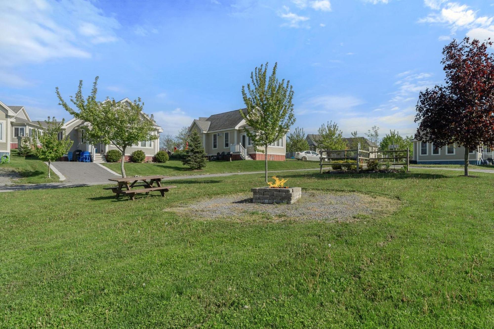 The Trillium - 2 Pine Forest Cherry Valley Exterior photo