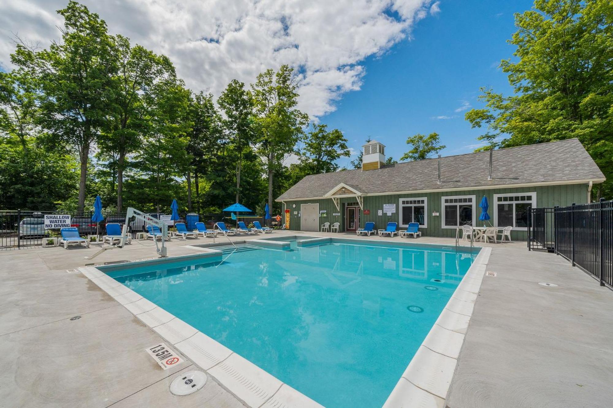 The Trillium - 2 Pine Forest Cherry Valley Exterior photo
